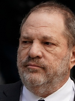 Luật sư xin rút khỏi vụ án tình dục của Harvey Weinstein vì bất đồng