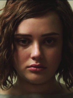 Netflix cắt cảnh tự tử máu me của nữ chính trong loạt phim 17+