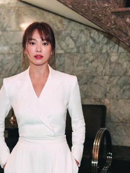 Song Hye Kyo xuất hiện thanh lịch tại sự kiện thời trang ở New York