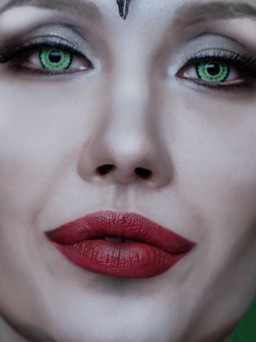 Blogger xinh đẹp xứ Hàn khiến dân mạng thán phục vì hóa trang giống hệt Angelina Jolie