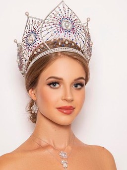 Mỹ nhân Nga rút lui khỏi 'Hoa hậu hoàn vũ 2019'