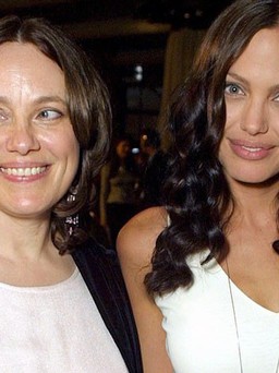 Angelina Jolie trải lòng về nỗi đau mất mẹ