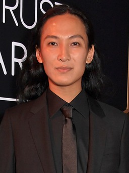 Bị tố tấn công tình dục nhiều người mẫu nam, nhà thiết kế Alexander Wang lên tiếng