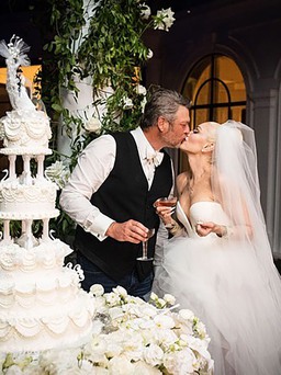 Cận cảnh đám cưới lãng mạn của Gwen Stefani và Blake Shelton tại điền trang triệu đô