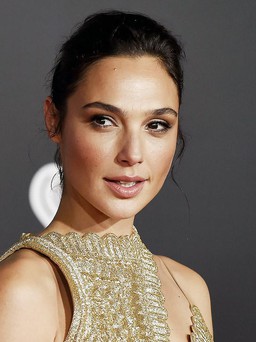 Gal Gadot sốc khi bị đạo diễn ‘Justice League’ đe dọa hủy hoại sự nghiệp