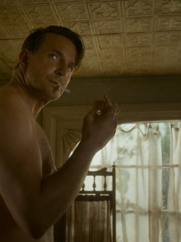Bradley Cooper khỏa thân suốt 6 tiếng trên phim trường