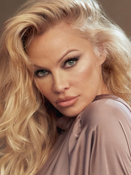 ‘Bom sex’ Pamela Anderson được thừa kế 10 triệu USD từ chồng cũ