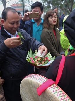 Nghiêm cấm hát quan họ 'ngửa nón nhận tiền' tại hội Lim
