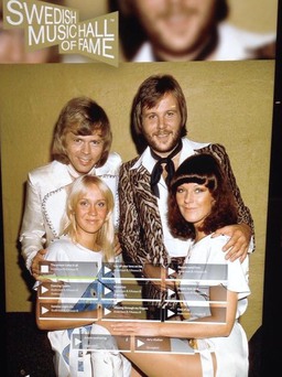 Nhớ giai điệu của huyền thoại ABBA giữa mùa giãn cách