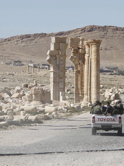 Quân đội Syria giành lại thành cổ Palmyra lần 2 từ IS