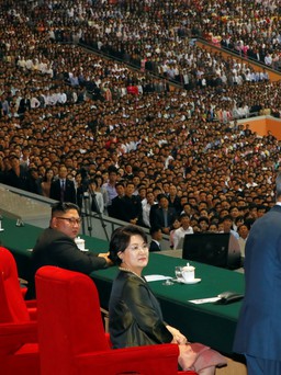 Tổng thống Moon cùng nhà lãnh đạo Kim thăm núi thiêng, kết thúc chuyến thăm lịch sử