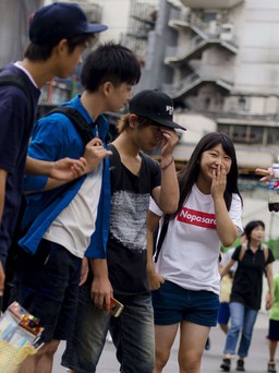 60% người trẻ Nhật ủng hộ hạ độ tuổi trưởng thành