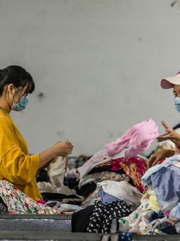 Trung Quốc đau đầu vì hàng chục triệu tấn quần áo cũ
