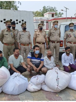 Nhóm người trộm quần áo từ lò thiêu, nghĩa địa Ấn Độ bị bắt