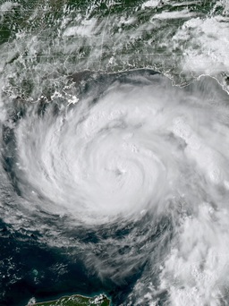 Mỹ sắp hứng siêu bão ‘rất nguy hiểm’, có thể mạnh nhất trong 170 năm