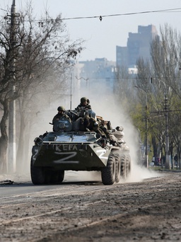 Chiến sự đến trưa 17.4: Nổ lớn ở Kyiv, Nga ra tối hậu thư