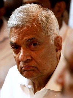 Thủ tướng Sri Lanka chấp nhận từ chức sau khi người biểu tình xông vào dinh tổng thống