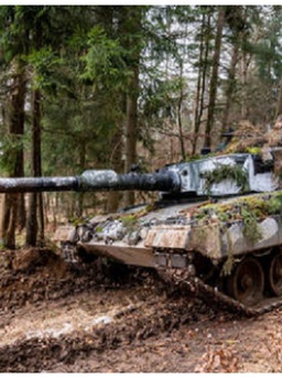 Đức nói gì sau khi Ba Lan đề cập khả năng gửi xe tăng Leopard sang Ukraine?