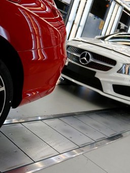 Hãng mẹ của Mercedes bị điều tra gian lận khí thải tại Đức