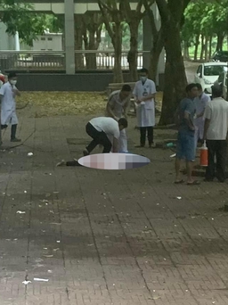 Ninh Bình: Một phạm nhân rơi từ tầng 4 bệnh viện xuống đất tử vong