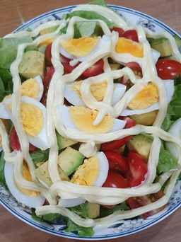 Bỏ túi cách làm món salad bơ hỗ trợ giảm cân và đẹp da