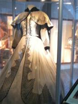 Áo đầm của Scarlett O’Hara giá 137.000 USD