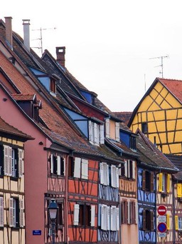 Khám phá những con phố đầy màu sắc tại châu Âu