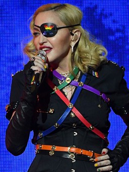 Madonna khoe có kháng thể Covid-19