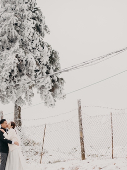 Cặp đôi trẻ với bộ ảnh cưới 'xưa nay hiếm' giữa tuyết trắng ở Y Tý