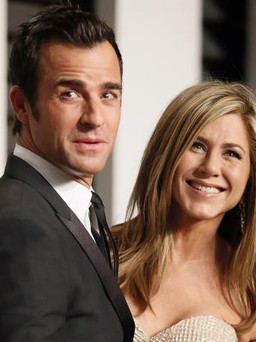 Jennifer Aniston bí mật cưới Justin Theroux nhưng 'quên' mời mẹ