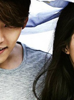Kim Woo Bin và Shin Min Ah lần đầu tình tứ sau khi công khai hẹn hò