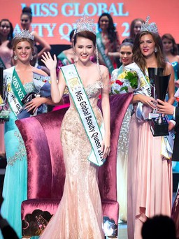 Ngọc Duyên bất ngờ đăng quang 'Nữ hoàng sắc đẹp toàn cầu 2016'
