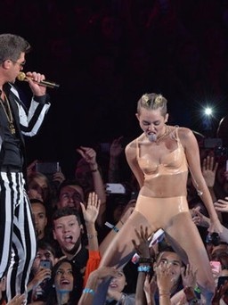Miley Cyrus thừa nhận sợ những lời ác ý của khán giả