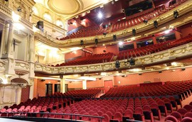 Các nhà hát lộng lẫy có kiến trúc từ cổ điển tới hiện đại tại Pháp
