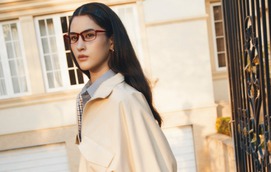 Phối áo khoác ngày đông cùng quần ống rộng và váy dài