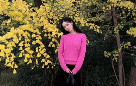 Kiểu chân váy hợp với dáng áo len, diện lúc nào cũng đẹp và ấm áp