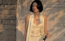 Diện nguyên set đồ màu trắng khẳng định gu thẩm mỹ tối giản tinh tế