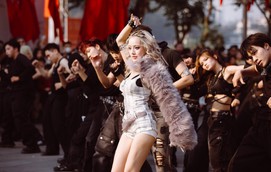 Thời trang đường phố lên ngôi mỗi dịp lễ, cuối tuần