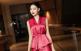 Sang trọng với trang phục vải lụa trong ngày đầu năm đi làm