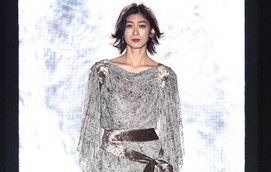 Màu chì 'phát sáng' - ít nhưng đắt, giúp nàng công sở tỏa sáng mỗi ngày