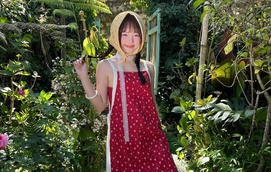 Vẻ đẹp quý phái khi phối trang phục cùng vòng tay đá