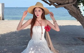 Thời trang đi biển với mũ cói cùng vòng cổ charm cho nàng điệu đà