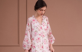Sắc hồng pastel tôn nét tinh khôi và ngọt ngào của nàng