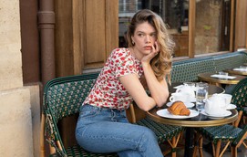 Những bộ trang phục sành điệu với quần jeans, giày búp bê theo phong cách Pháp