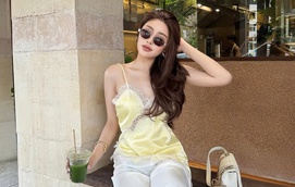 Tỏa sáng như ánh mặt trời nhờ công thức diện đồ sắc vàng tinh tế