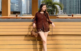 Diện quần shorts và dép xỏ ngón năng động cho ngày nắng