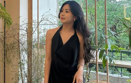 Thiết kế cổ yếm thoáng nhẹ, phù hợp với những ngày hè nắng nóng