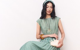 Xoa dịu ánh nắng mùa hạ với những thiết kế màu xanh mát mắt