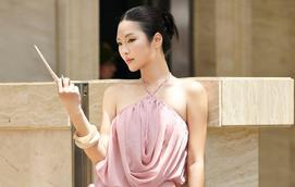 Gu thời trang cá tính bởi chi tiết tua rua