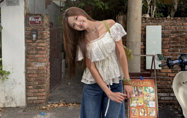 Áo trễ vai phối quần jeans, khoe vai trần gợi cảm đầy thần thái